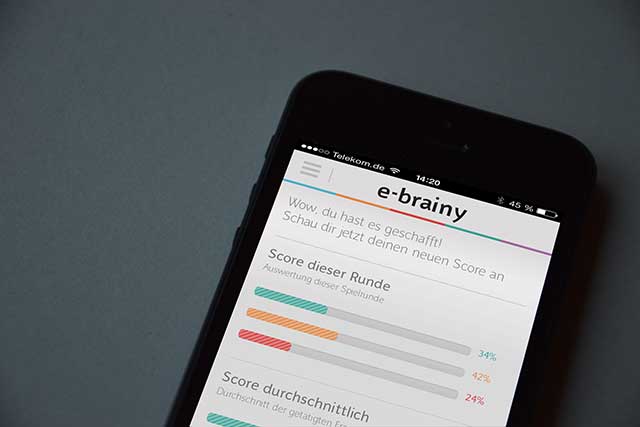 eBrainy auf einem Smartphone
