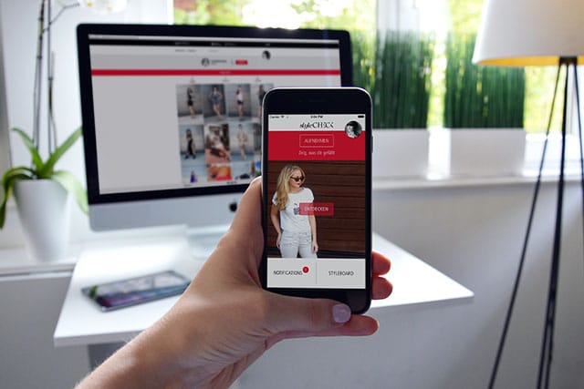Mode-App im Einsatz auf mobile Phone und Desktop
